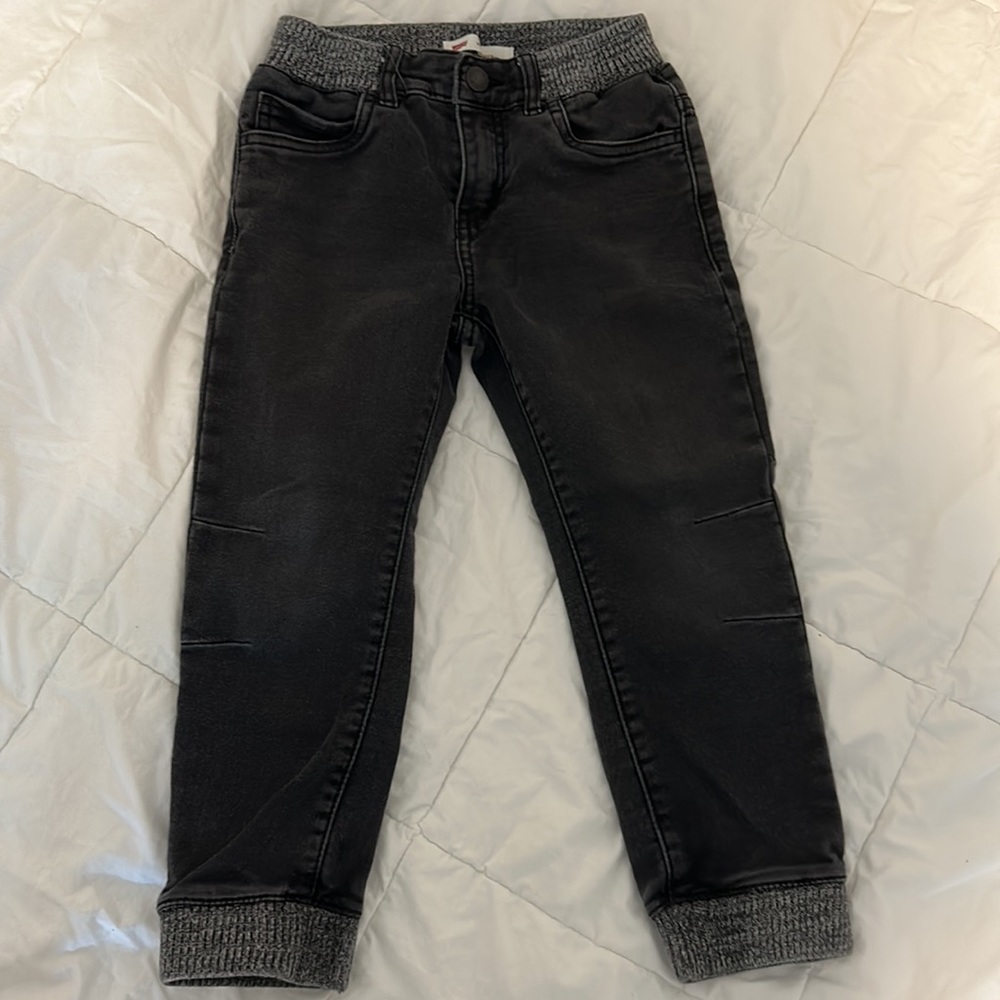 Premium Kid’s Unisex Levi’s soft denim jogger | Excellent Condition